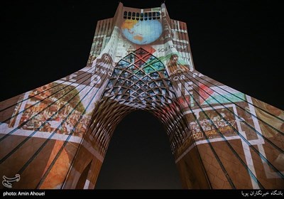 اضاءة برج آزادی فی طهران بالعلم الفلسطینی