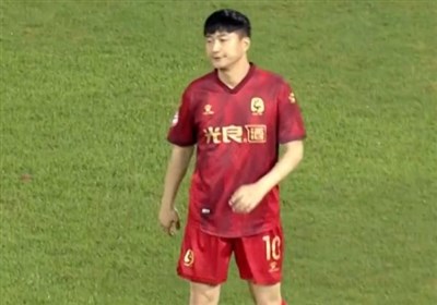  اتفاقی عجیب در فوتبال چین؛ خرید تیم برای میدان دادن به فرزند ناآماده مالک!+ عکس 