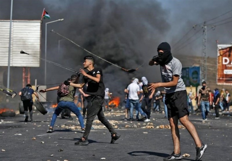 الضفة تنتفض : إصابة العشرات بالرصاص الحی خلال مواجهات مع الاحتلال