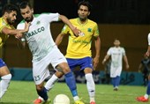 عباسیان: در فوتبال ایران خیلی چیزها درست نیست/ سپاهان می‌تواند از خستگی پرسپولیس استفاده کند