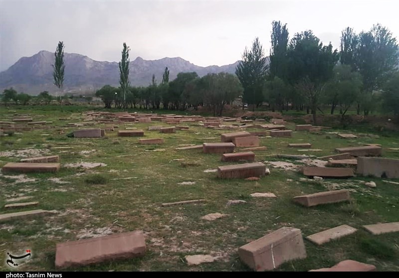 حفاری غیرمجاز قبرستان ارامنه در روستای &quot;سیرک&quot;؛ سودجویان هنر دست سنگ‌تراشان را نابود کردند + تصاویر