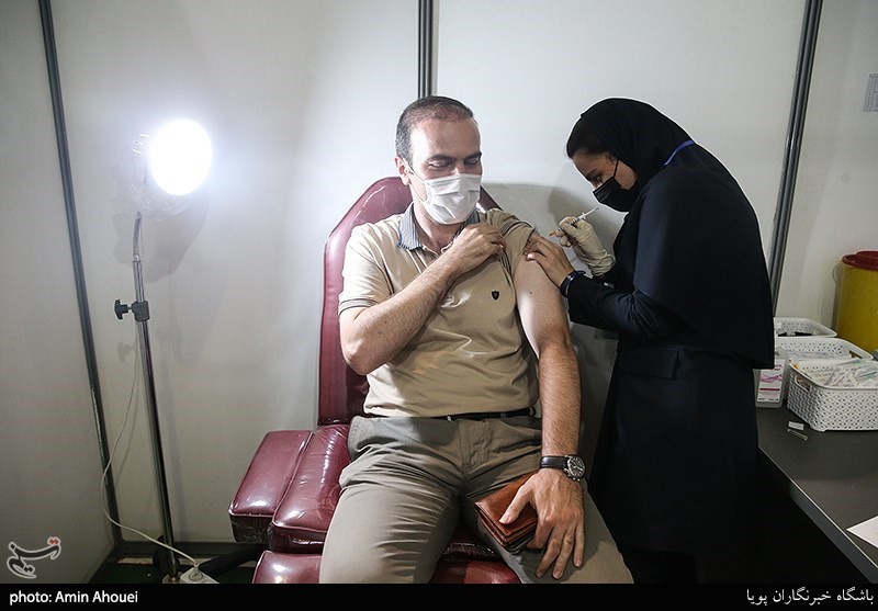 روند واکسیناسیون کرونا در استان زنجان به کُندی پیش می‌رود