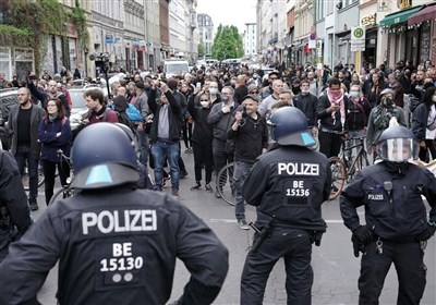  برگزاری اعتراضات ضد محدودیت‌های کرونایی در برلین به خشونت کشیده شد 