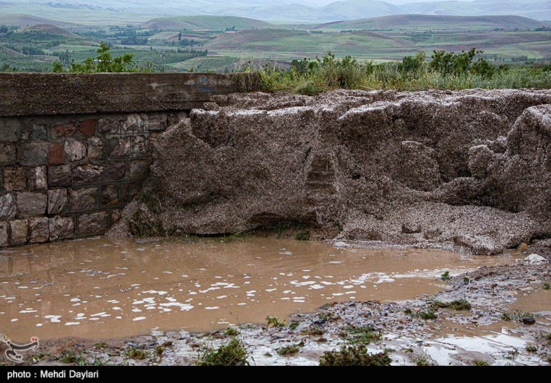 سیل و تگرگ تابستانی به 10روستای &quot;اهر&quot; آذربایجان شرقی خسارت وارد کرد + فیلم