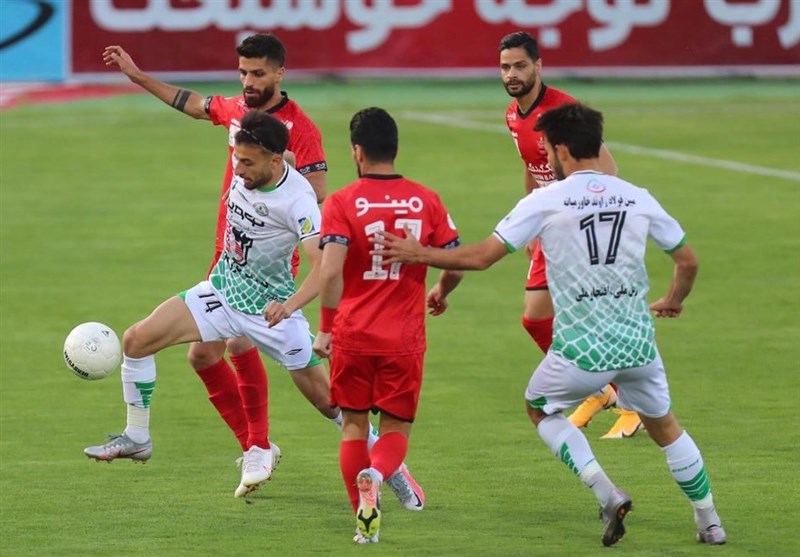 لیگ برتر فوتبال| شکست یک نیمه‌ای پرسپولیس مقابل ذوب‌آهن/ اشتباه لک سرخپوشان را عقب انداخت