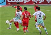 رجب‌زاده: وضعیت ذوب‌آهن خوب نیست، بازیکنان تکانی به خودشان بدهند/ تیم ملی با تعصب ایرانی می‌تواند صعود کند