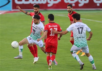  رجب‌زاده: وضعیت ذوب‌آهن خوب نیست، بازیکنان تکانی به خودشان بدهند/ تیم ملی با تعصب ایرانی می‌تواند صعود کند 
