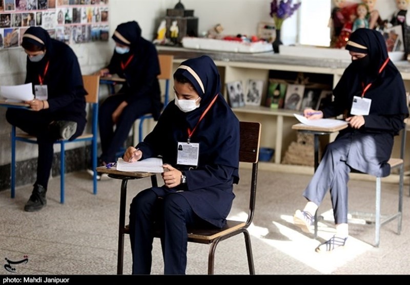 روایت تصویری تسنیم از برگزاری امتحانات پایه دوازدهم در اصفهان
