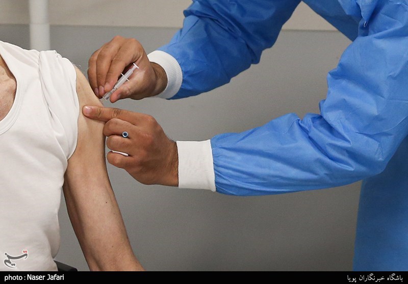 ادامه واکسیناسیون جمعیت سالمند در استان سمنان؛ آغاز واکسیناسیون 65 ساله‌ها در صورت دریافت محموله جدید
