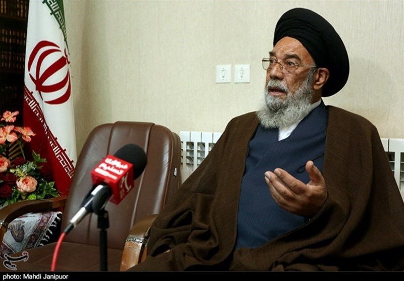 امام‌ جمعه اصفهان: تشکیل بسیج در ایران برای کشورهای اسلامی الگو شد