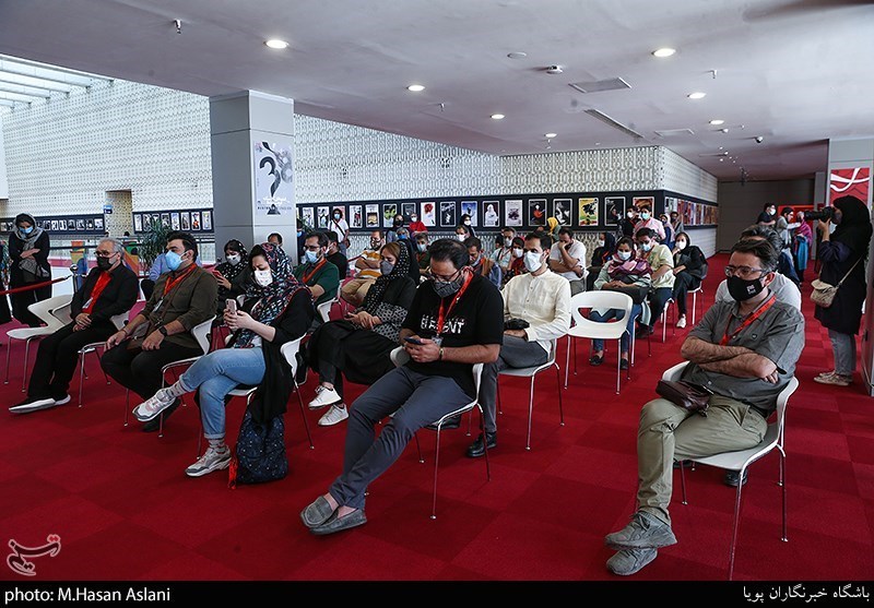 نکوداشت اشکان منصوری در چهارمین روز سی‌وهشتمین جشنواره جهانی فیلم فجر در پردیس سینمایی چارسو
