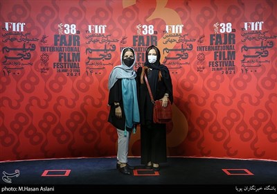 مریم بحرالعلومی و گلاره عباسی در چهارمین روز سی‌وهشتمین جشنواره جهانی فیلم فجر در پردیس سینمایی چارسو
