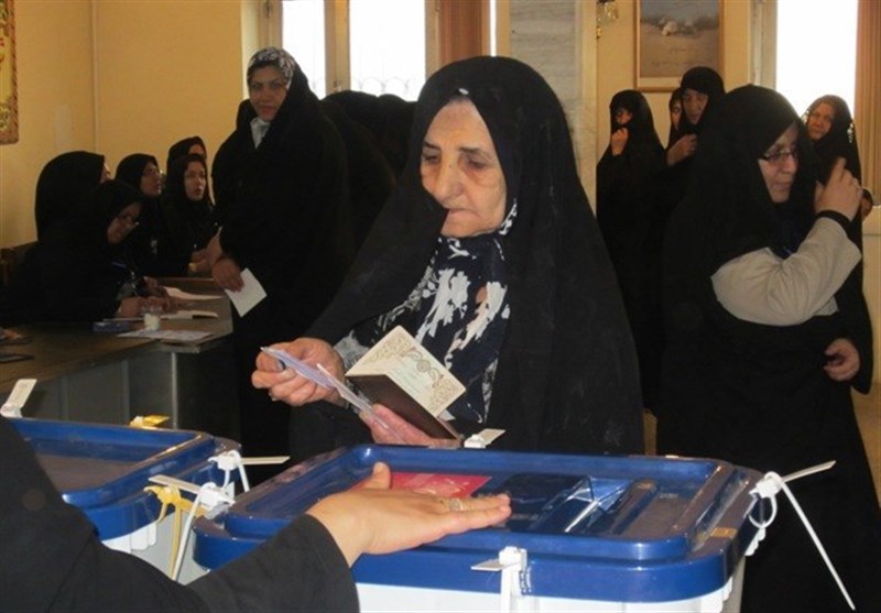 انتخابات 1400| تشکیل کمیته مشارکت سیاسی بانوان در اردستان/بانوان همگام با آقایان مشارکت حداکثری را رقم می‌زنند