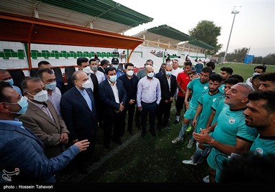 حضور وزیر ورزش در اردوی تیم ملی فوتبال ناشنوایان