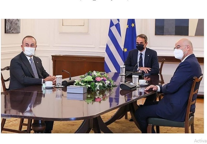 چاووش اوغلو: 25 توافق با یونان به امضا رساندیم
