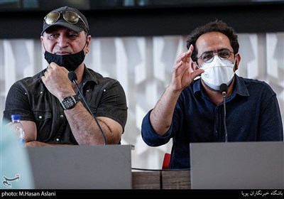 احسان عبدی پور و حمید فرخ نژاد در نشست خبری فیلم (میجر) در ششمین روز سی‌وهشتمین جشنواره جهانی فیلم فجر در پردیس سینمایی چارسو