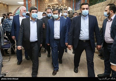 عبدالناصر همتی یکی از نامزدهای انتخابات ریاست جمهوری 1400 در جمع فعالان فضای مجازی و نخبگان