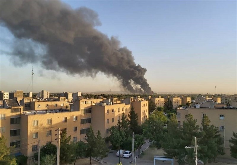 آتش‌سوزی گسترده در پالایشگاه تهران + فیلم و تصاویر