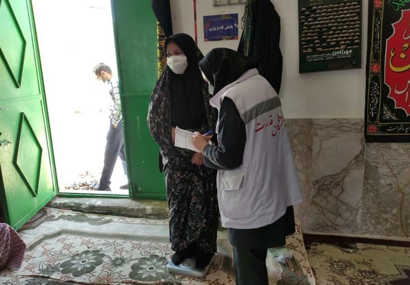 گروه‌های جهادی کم‌کاری دستگاه‌های دولتی در حاشیه مشهد را پُر می‌کنند