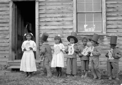  کشف گورجمعی کودکان بومی کانادا/ نبش قبر از یک «نسل‌کشی فرهنگی» 