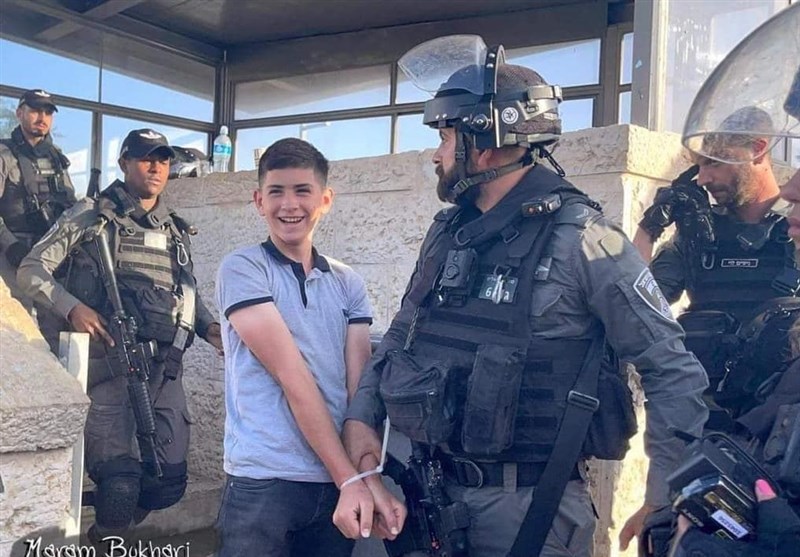 کوتاه از فلسطین| بازداشت 30 فلسطینی در قدس اشغالی/حضور بیش از 40 هزار نمازگزار در مسجدالاقصی