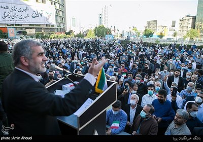 گردهمایی حامیان رئیسی در میدان ولیعصر(عج)