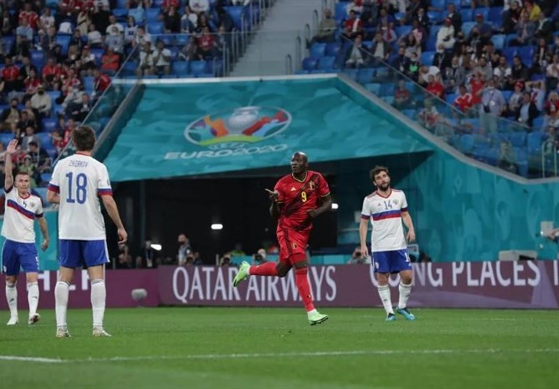 یورو ۲۰۲۰| پیروزی بلژیک در نیمه نخست بازی با روسیه/ لوکاکو گلش را به اریکسن تقدیم کرد + عکس