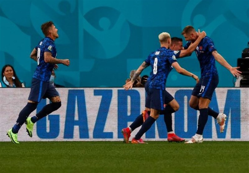 یورو 2020| اسلواکی، لواندوفسکی و یارانش را تسلیم کرد/ اولین کارت قرمز جام نصیب لهستان شد
