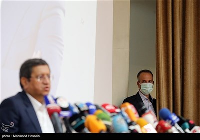 نشست خبری عبدالناصر همتی کاندیدای سیزدهمین دوره انتخابات ریاست جمهوری
