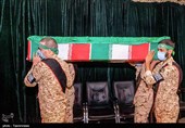 امام جمعه هرمز: نام و راه شهدا را باید با تکریم خانواده معظم آنان گرامی داشت