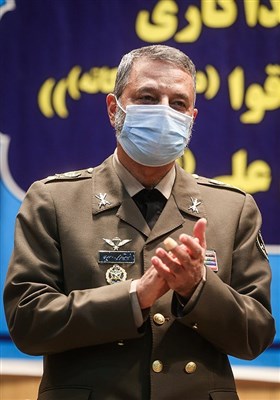 سرلشکر سیدعبدالرحیم موسوی فرمانده کل ارتش در مراسم پاسداشت سالروز اعطای نشان فداکاری