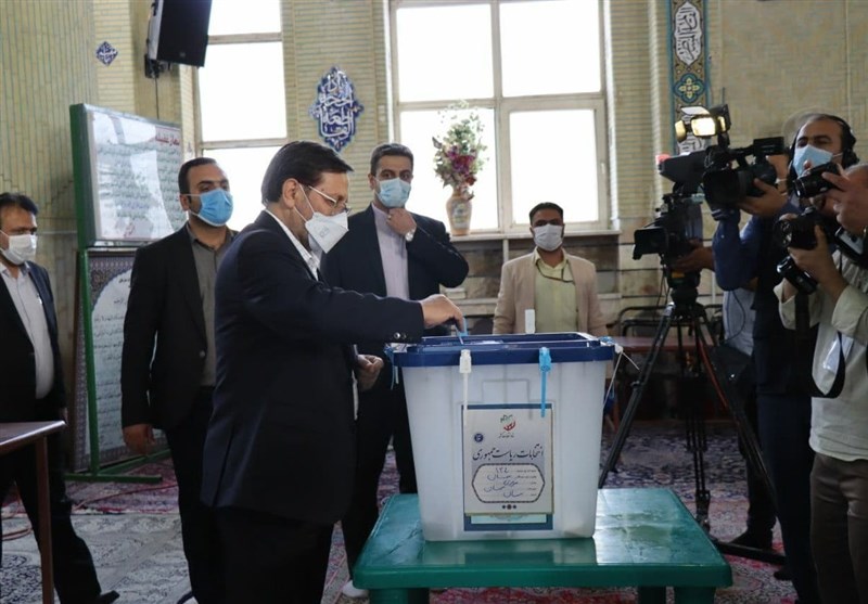 استاندار سمنان:‌ مردم با رأی دادن سرنوشت خود را تعیین می‌کنند‌