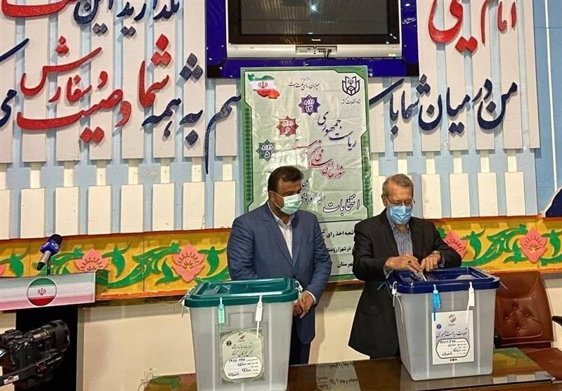 علی لاریجانی رای خود را به صندوق انداخت