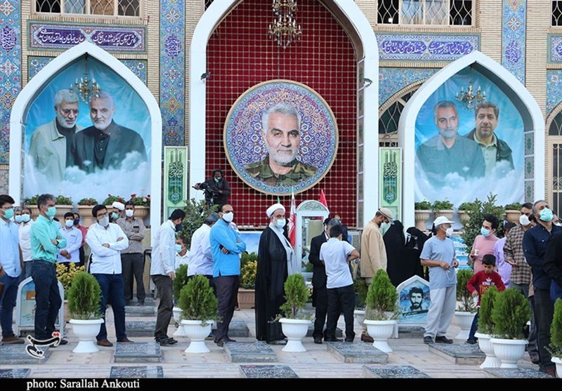 ‌حماسه‌ &quot;حضور&quot; ‌در جوار مرقد شهید سلیمانی ‌+ تصاویر