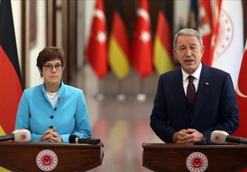 گفت‌وگوی وزرای دفاع ترکیه و آلمان درباره نقش آنکارا در افغانستان