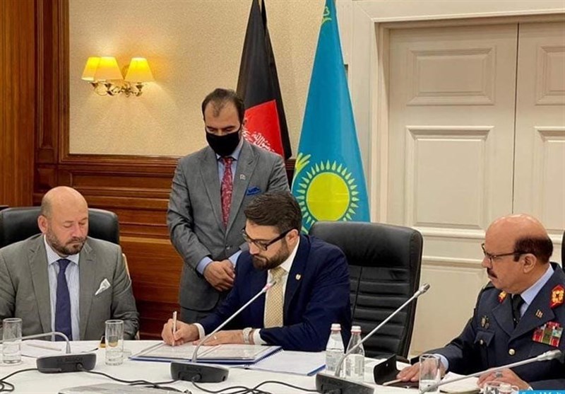 افغانستان و قزاقستان توافقنامه همکاری‌های نظامی امضا کردند