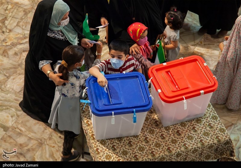 ‌حماسه حضور مردم دارالعباده در انتخابات 1400 + تصاویر