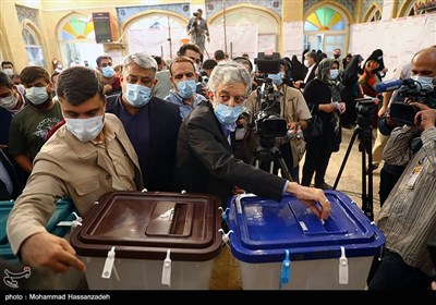 حضور غلامعلی حدادعادل در انتخابات 1400 در مسجد لرزاده