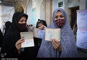 حضور مردم پای صندوق های رای در شعبه اخذ رأی مستقر در حرم حضرت عبدالعظیم حسنی(ع) جهت شرکت در سیزدهمین دوره انتخابات ریاست جمهوری و شوراهای شهر