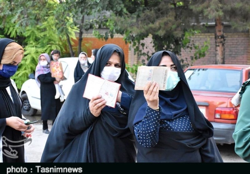 صف‌های طویل مردم کردستان در ساعات پایانی رأی‌گیری؛ حماسه‌ای دیگر از دیار وحدت و یکدلی خلق شد+تصاویر