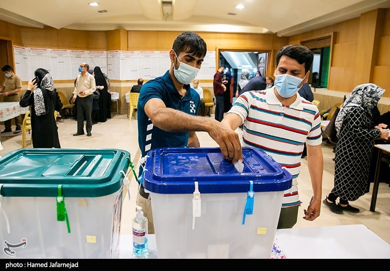 انتخابات استان خوزستان تا ساعت 2 بامداد فقط برای افراد در داخل شعب برگزار می‌شود
