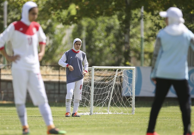 مهینی 18 بازیکن را به اردوی تیم فوتبال دختران نوجوان فراخواند