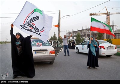 شادی مردم قم پس از پیروزی سیدابراهیم رئیسی در انتخابات