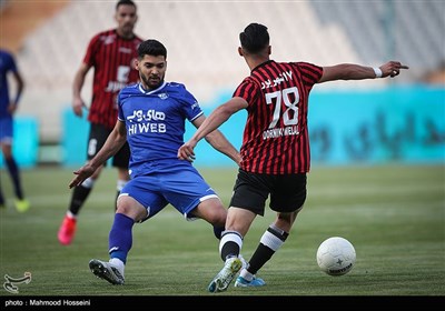 دیدار تیم های فوتبال استقلال تهران و پدیده مشهد