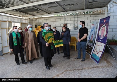 کاروان زیر سایه خورشید