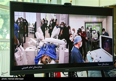 ارتباط با پزشک اپراتور مستقر در بیمارستان سینا و عمل کننده بوسیله ربات بومی سازی شده جراحی از راه دور سینا 