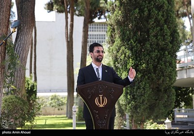 محمدجواد آذری جهرمی وزیر ارتباطات در در حاشیه جلسه هیئت دولت
