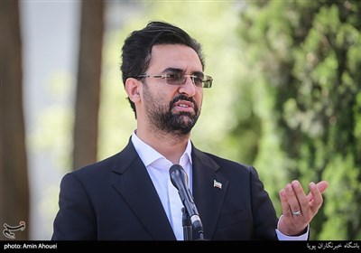محمدجواد آذری جهرمی وزیر ارتباطات در جمع خبرنگاران