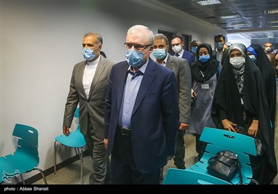 سعید نمکی وزیر بهداشت در مراسم رونمایی از واکسن اسپوتنیک تولید مشترک ایران و روسیه