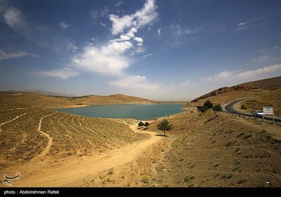 کاهش شدید آب سد اکباتان همدان